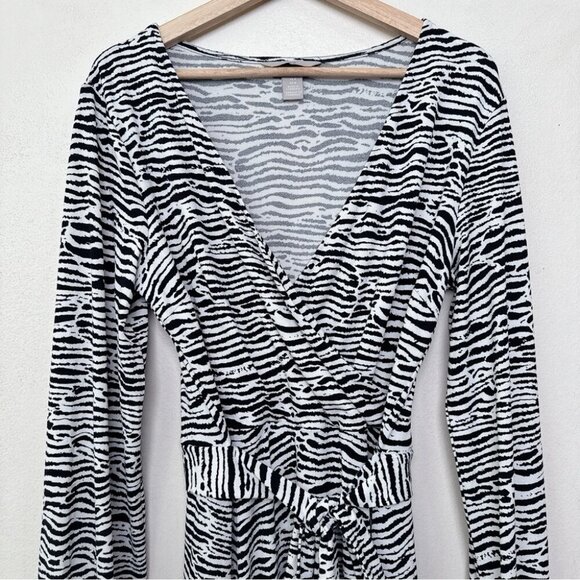 H&M Womens Medium Knee Length Zebra Print Belted Wrap Dress - Picture 3 of 11